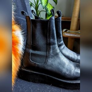 Boots chelsea Leona black 8.5 Us